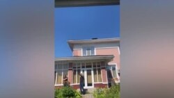 Высокопоставленный казахстанец напал на жену и детей и избил их, чтобы выселить из дома. Полиция и приставы не вмешивались 