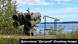 Береговая позиция первых послевоенных бомбометов РБУ-1200 противолодочной системы "Ураган", располагавшаяся на мысе Сигнальный, Заветы Ильича. Фото дзен-канала "Дестрой"