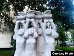 Памятник миру в Киришах