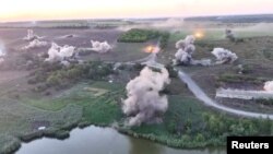 Кадры обстрела ВСУ российских позиций под Покровском в Донецкой области Украины, 21 августа 2024 года